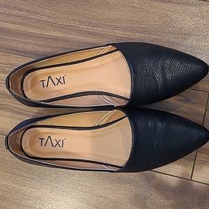 Women's snakeskin flats